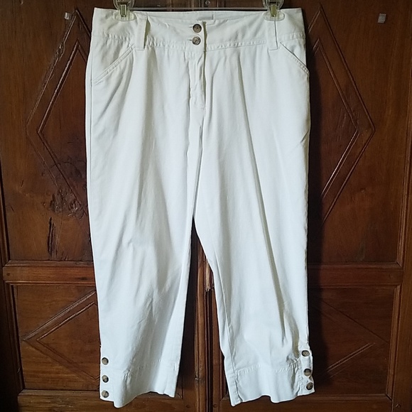 Charter Club Pants - Like New Charter Club White Cropped Pants Charter Club Pants - Like New Charter Club White Cropped Pants